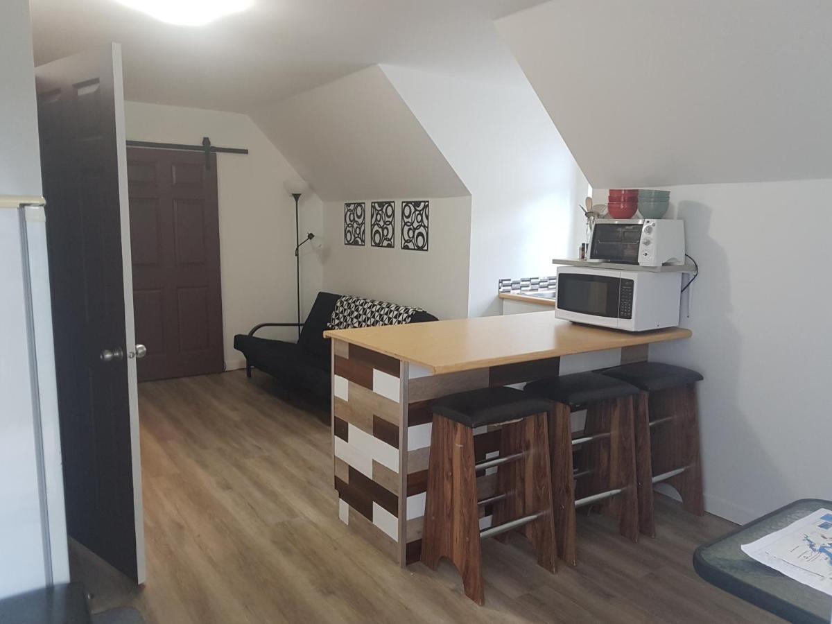Pines Motel Sicamous Dış mekan fotoğraf